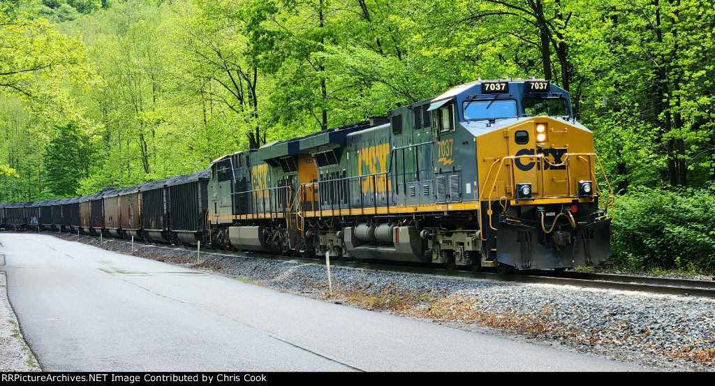 CSX 7037 & 933